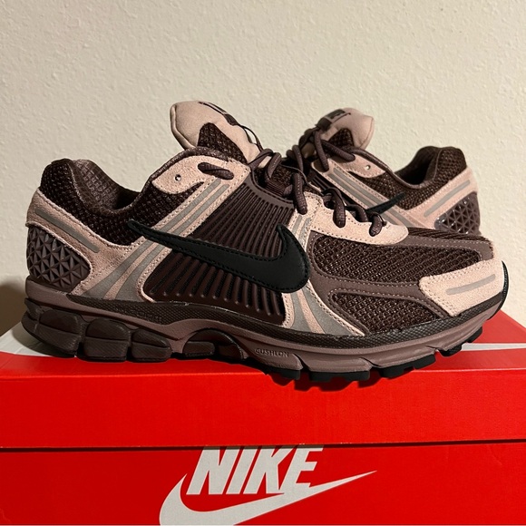 Nike Zoom Vomero 5 Plum Eclipse Mens size 10 - Picture 1 of 8